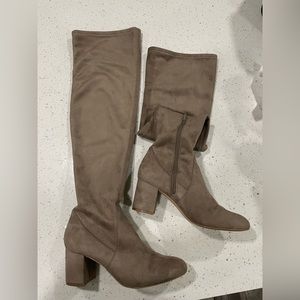 INC International Concepts suede knee high boots. Sz 9 in EUC. Very trendy.